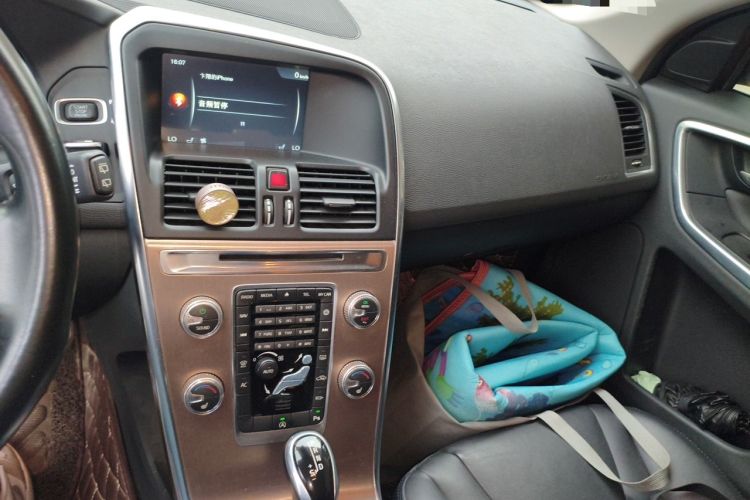 Used Volvo XC60 2015 T5 Smart Upgrade Model Audio And AC Panel