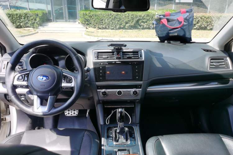 Used Subaru Outback 2016 2.5i Sport Navigation Edition Center Console