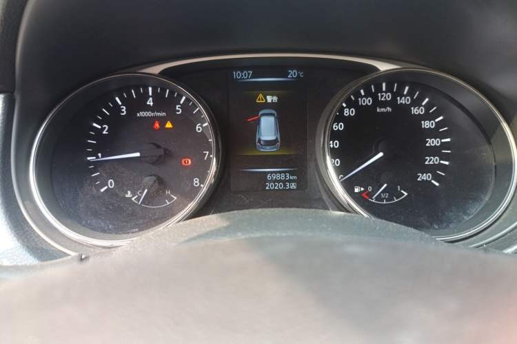 Used Nissan X-Trail 2014 2.0L Manual Fashion Edition 2WD
