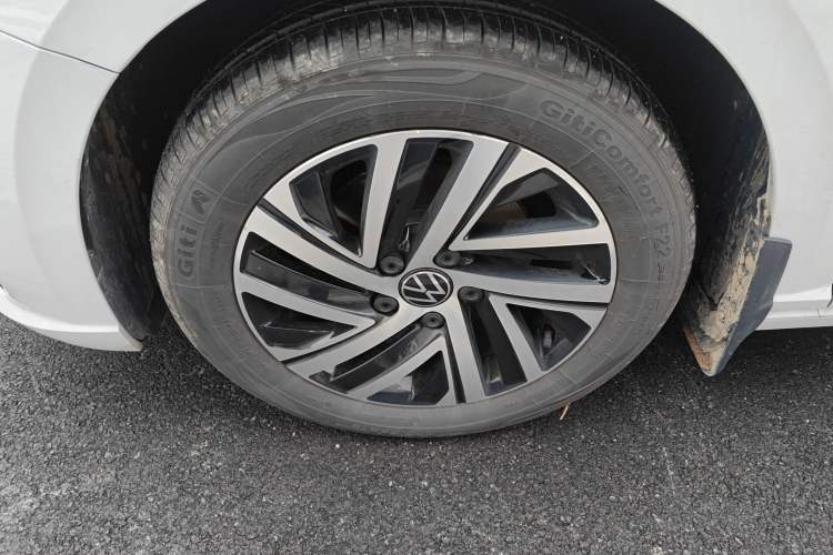 Used Volkswagen Lavida 2024 1.5L Automatic 5 Million Edition Left Front Wheel Hub