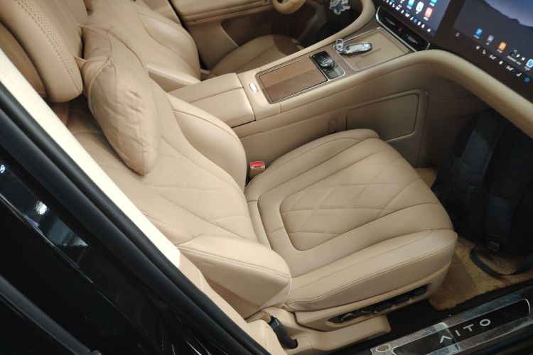 Used Hima AITO M9 2024 Range-Extended Ultra Version 52 kWh 6-Seater Model
