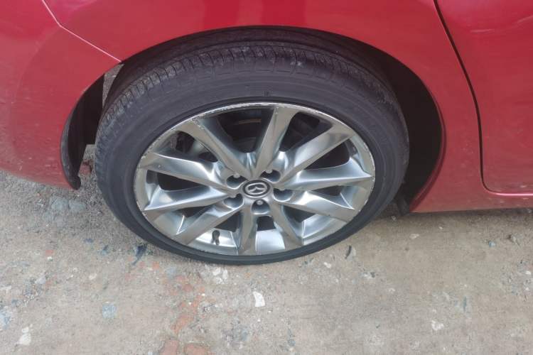 Used Mazda 3 Axela 2017 Hatchback 2.0L Automatic Sport Model China V Emission Standard