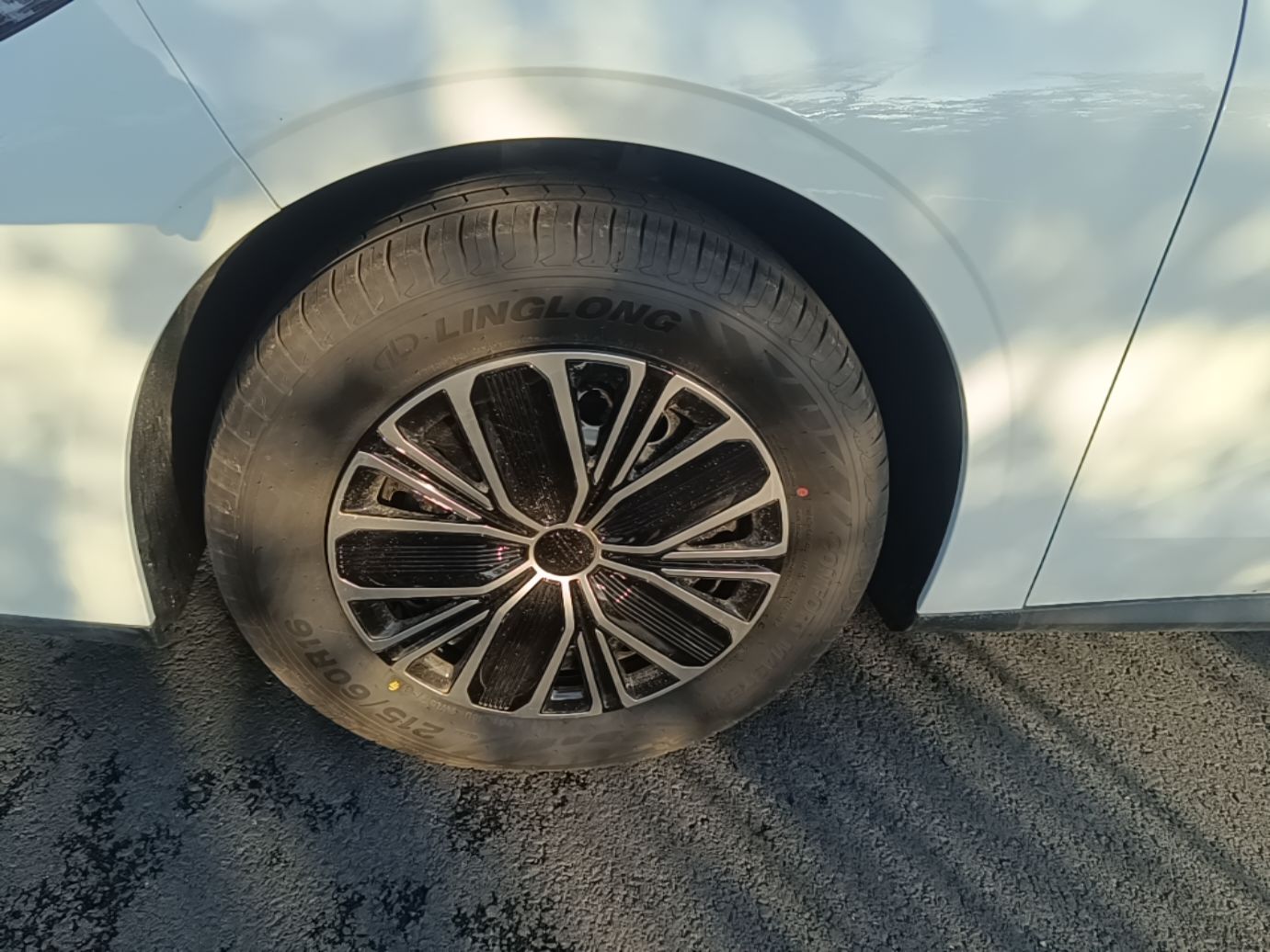 Geely Auto Emgrand 2026 Model 5th Generation 1.5L CVT Luxury Edition — снимка 10