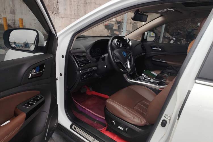 Used BYD Tang New Energy 2017 2.0T All-Wheel Drive Haoya Model 7 Seats
