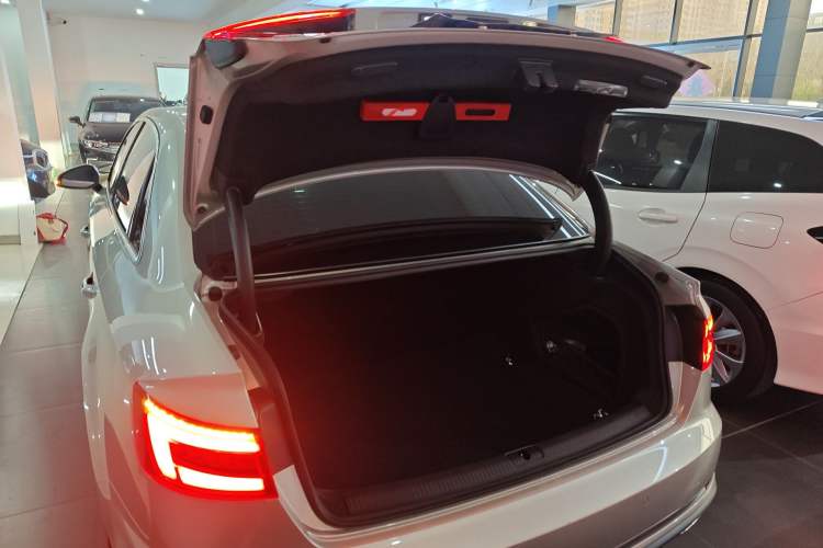 Used Audi A4L 2019 40 TFSI Ambition China VI