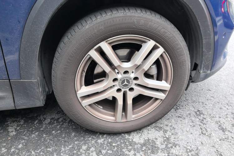 Used Mercedes-Benz GLB 2021 GLB 200 Dynamic Edition Right Front Wheel Hub