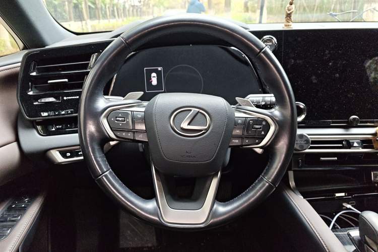 Used Lexus RX 2023 350h Two-Wheel Drive Comfort Edition Steering Wheel