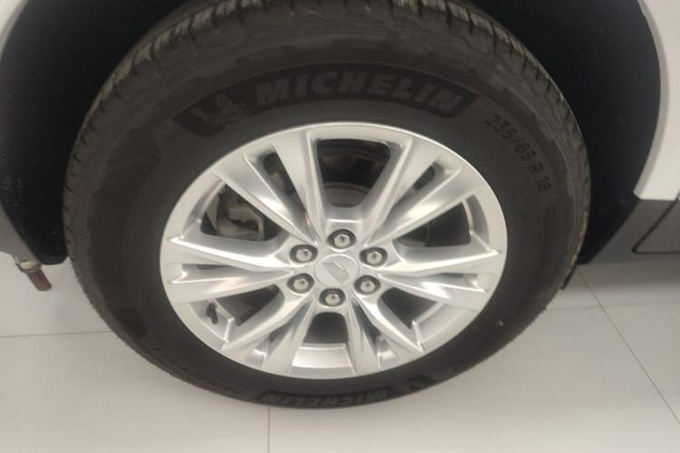 Used Cadillac XT5 2020 28T Tech Edition Right Rear Wheel Hub