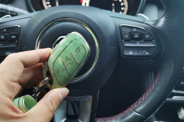 Used MG HS 2018 20T Automatic Two-Wheel Drive Hormone Passion Edition China V Standard
