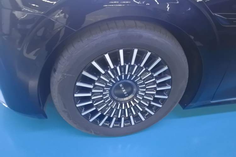 Used Zeekr 009 2024 7-Seater Walk-Through Version Four-Wheel Drive 108 kWh
