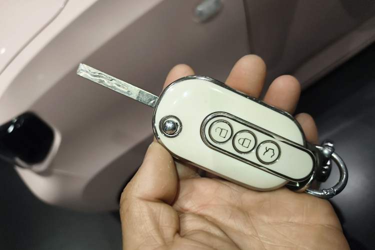 Used Wuling Hongguang MINIEV 2022 Macaron Premium Model – Lithium Ternary Battery Interior 1