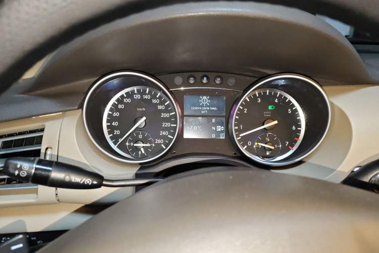 Used Mercedes-Benz R-Class 2015 R 320 4MATIC Luxury Model