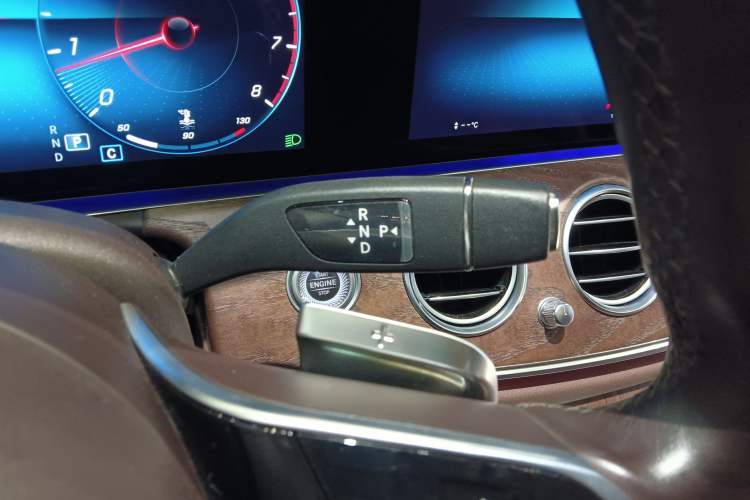 Used Mercedes-Benz E-Class 2022 Revised Version E 300 L Fashion Edition Gear Lever
