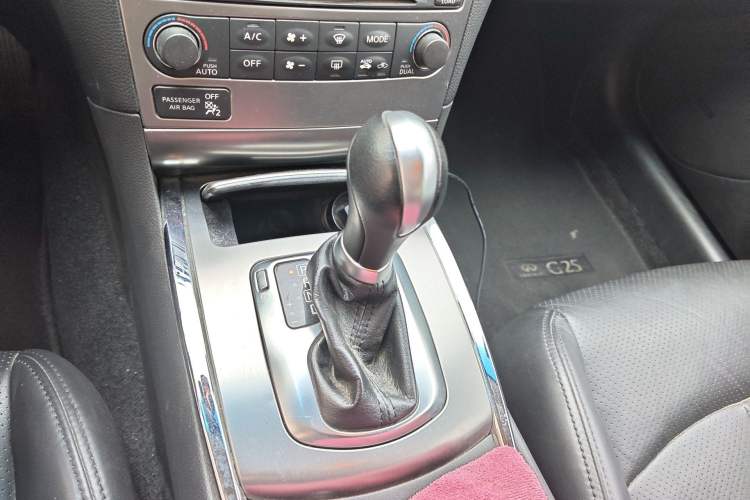 Used Infiniti G Series 2013 G25 Sedan Luxury Sport Edition Gear Lever