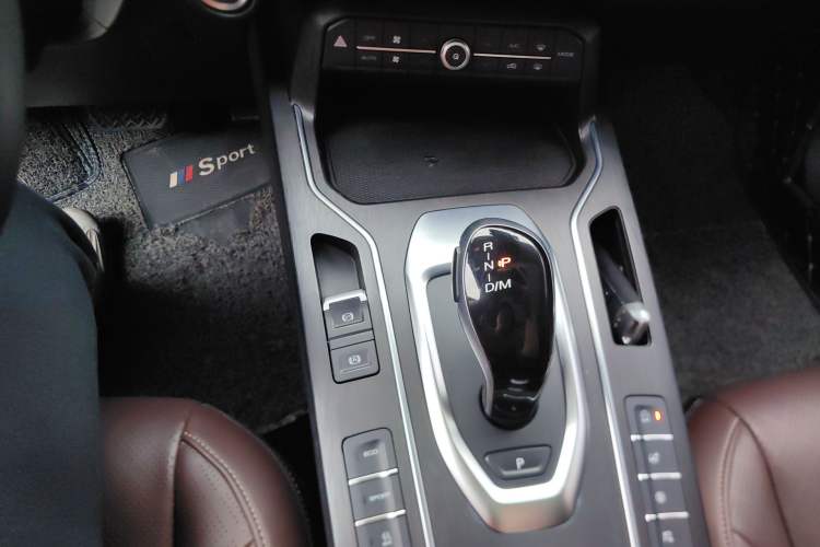 Used Wey VV6 2021 2.0T Two-Wheel Drive Smart Protection+ Gear Lever