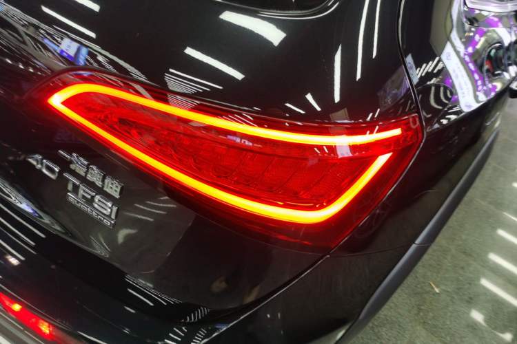 Used Audi Q5 2018 Collector's Edition 40 TFSI Technology Model