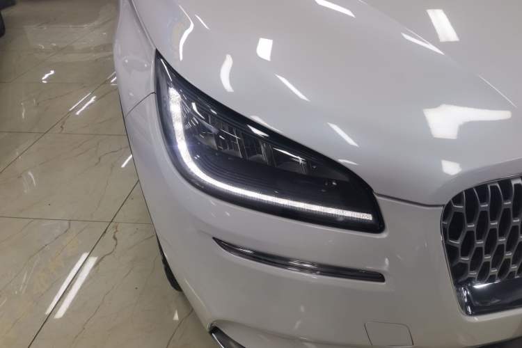 Used Lincoln Corsair 2021 2.0T Two-Wheel Drive Deluxe Edition Right Front Headlight