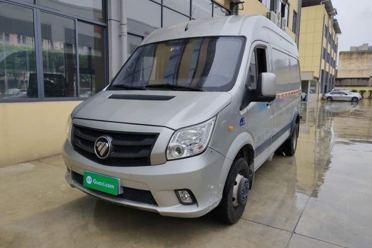 Used Foton Toano 2023 2.8T Manual Jixiang Van Long Wheelbase Mid-Roof Design with Rear Dual Tires 3-Seater