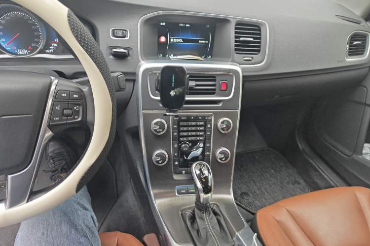 Used Volvo S60 New Energy 2015 S60L E-Drive Hybrid T6 Smart Drive Edition