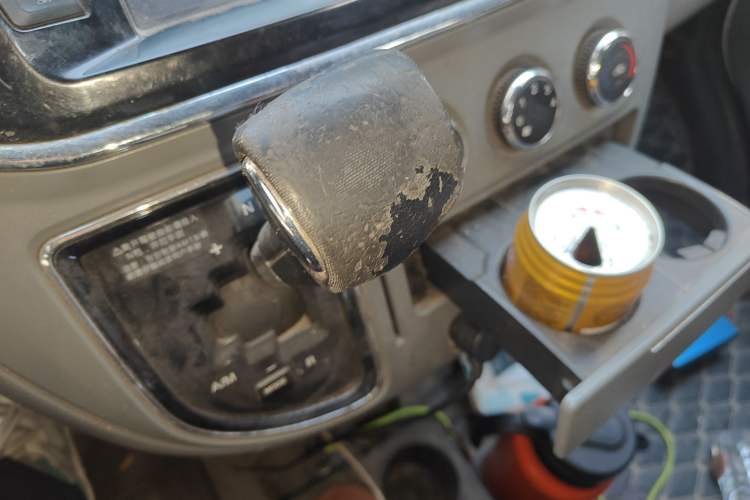 Used SAIC MAXUS Xintu V80 2018 2.5T AMT Aoyuntong Long Wheelbase Mid-Roof 7/10-Seater
