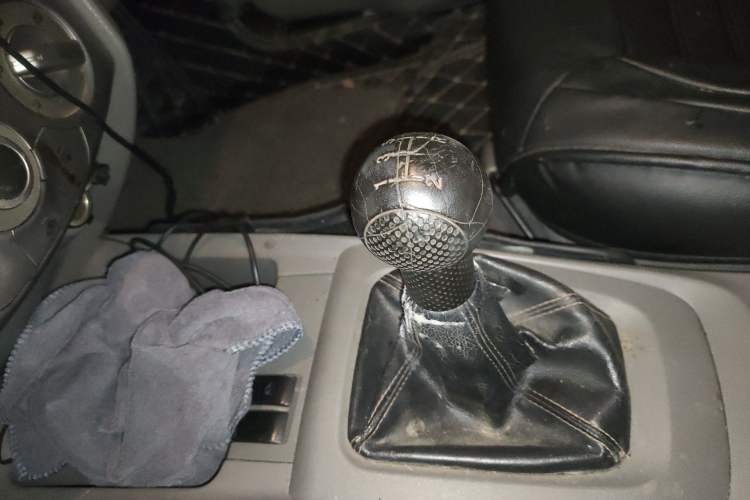 Used Chevrolet Sail 2013 Sedan 1.2L Manual Warm Edition Gear Lever