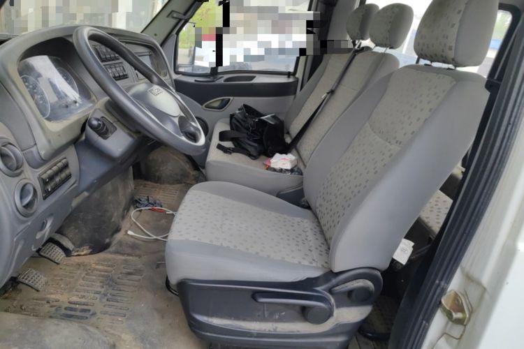 Used Iveco Power Daily 2017 2.5T Classic A32 Mid-Roof 6-7 Seater Bus 47Z5 Left Front Seat