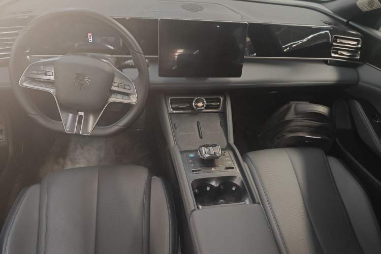 Used BYD Qin L 2024 DM-i 120KM Leading Model Center Console