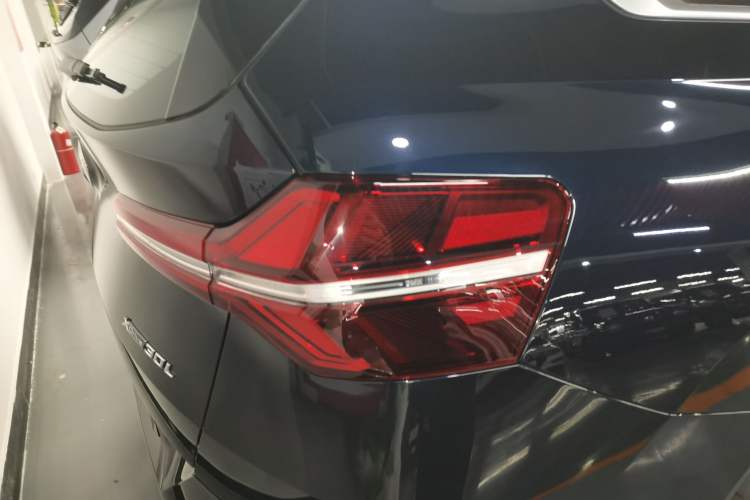 Used BMW X3 2025 xDrive30L Luxury Edition M Sport Package Right Rear Taillight