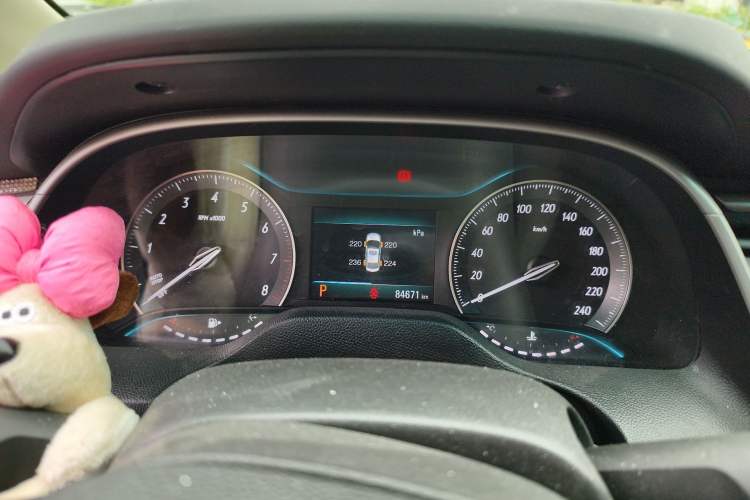 Used Buick GT 2018 15T Dual-Clutch Elite Model China V Standard Instrument Cluster