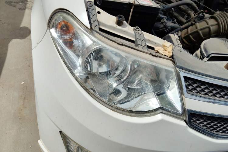 Used Wuling Hongguang 2016 1.5L Restyled S Comfort Version Right Front Headlight