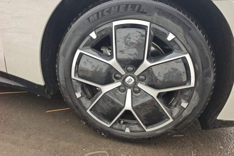 Used Xiaomi Auto SU7 2024 Rear-Drive Long-Range Intelligent Driving Version