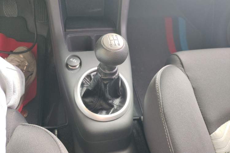 Used Suzuki Swift 2013 1.5L Manual Sport Edition Gear Lever