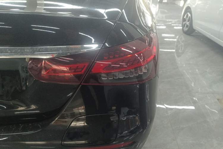 Used Mercedes-Benz E-Class New Energy 2022 Facelift E 350 e L Plug-in Hybrid Sedan Right Rear Taillight