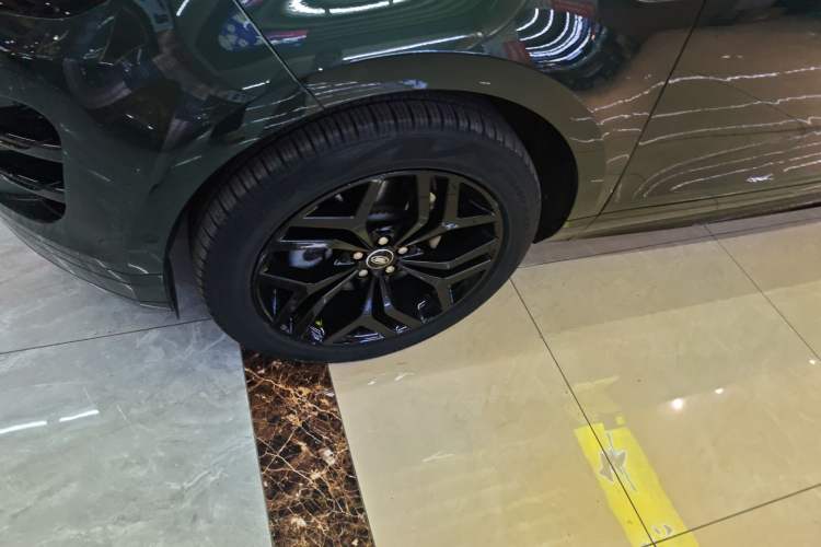 Used Land Rover Range Rover Evoque 2022 Range Rover L 249 PS R-Dynamic HSE Luxury Edition
