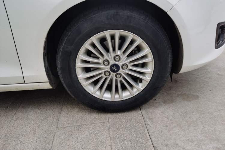 Used Ford Escort 2015 1.5L Manual Comfort Model
