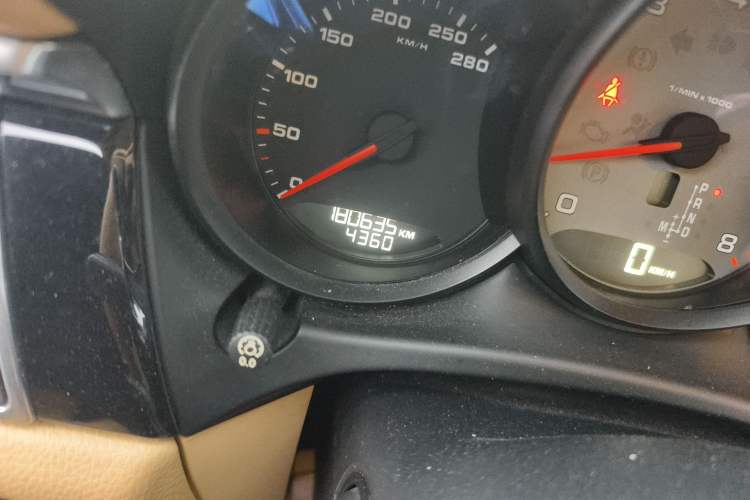 Used Porsche Macan 2014 Macan S 3.0T Odometer Close Up