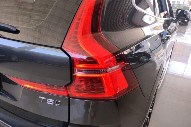 Used Volvo XC60 2021 T5 4x4 Smart Luxury Edition