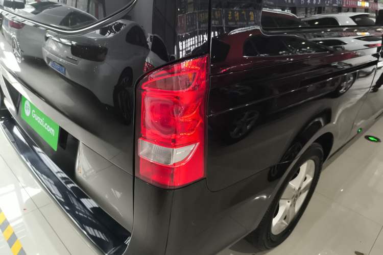 Used Mercedes-Benz Vito 2020 2.0T Elite Version 7 Seats Right Rear Taillight