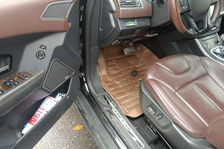 Used Land X7 2015 2.0T Panoramic Prestige Edition Driver Seat