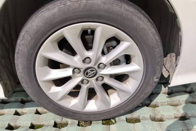 Used Toyota Corolla 2021 1.2T S-CVT Elite Edition Right Front Wheel Hub