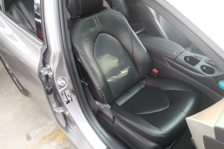 Used Toyota Avalon 2019 2.5L Ambition Version China VI Standard
