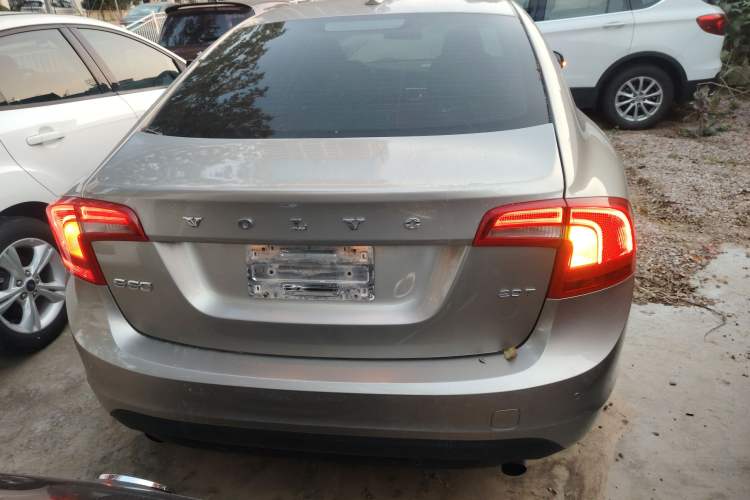 Used Volvo S60 2011 2.0T Comfort Edition
