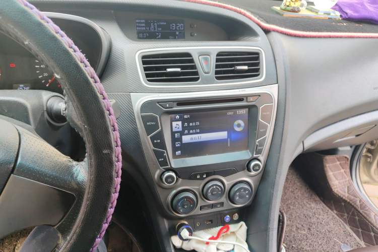 Used Haima Fumei 2014 Sedan 1.6L Manual Champion Edition Audio And AC Panel