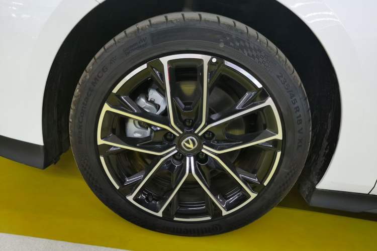 Used CHANGAN UNI-V iDD 2024 Blue Whale Smart Electric iDD 136km ZhiKu Model