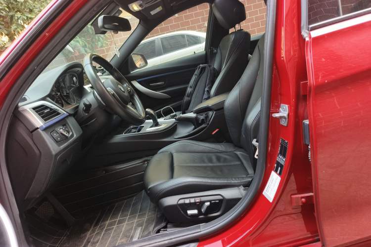 Used BMW 3 Series 2018 320i M Sport Package
