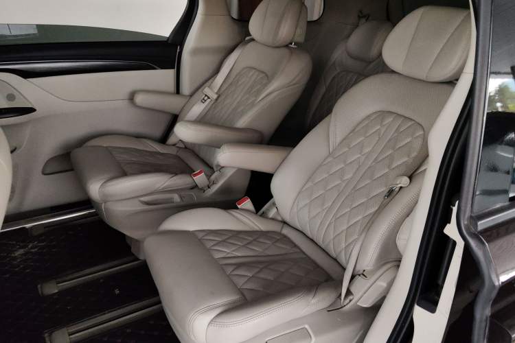 Used Buick GL8 2020 ES Land Cruiser 653T Comfort Edition