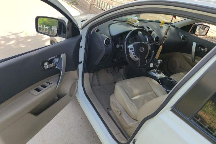 Used Nissan Qashqai 2011 2.0 XV Lea CVT 2WD Driver Seat