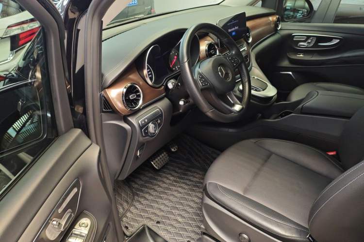 Used Mercedes-Benz V-Class 2021 V 260 L Long-wheelbase Luxury Edition