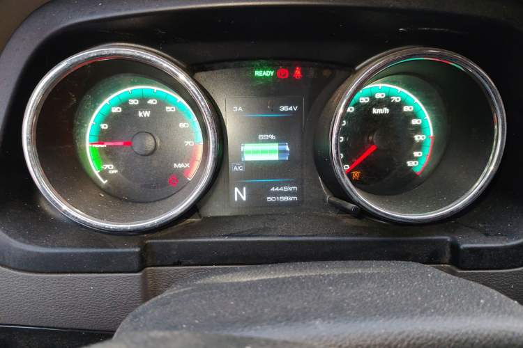 Used Dongfeng Yufeng EM26 2023 Standard Edition 41.472 kWh Henan Lithium Power Instrument Cluster