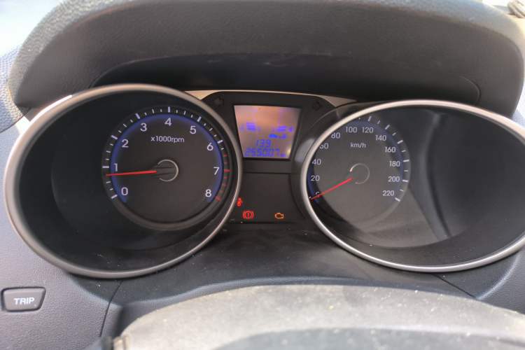 Used Hyundai ix35 2015 2.0L Manual Two-Wheel Drive Comfort Version China IV Standard Instrument Cluster